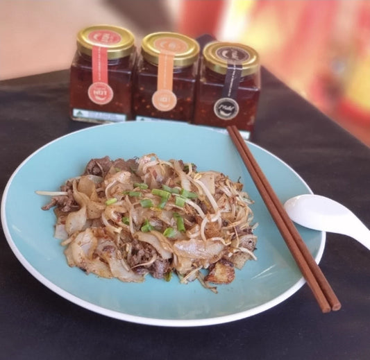 Sunghue Spicy Beef Flat Rice Noodles