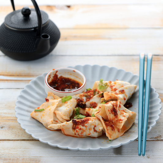 4 Ingredients Dumplings With Sunghue Chilli Oil